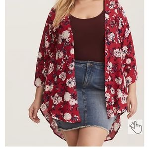 RED FLORAL SHIRTTAIL KIMONO